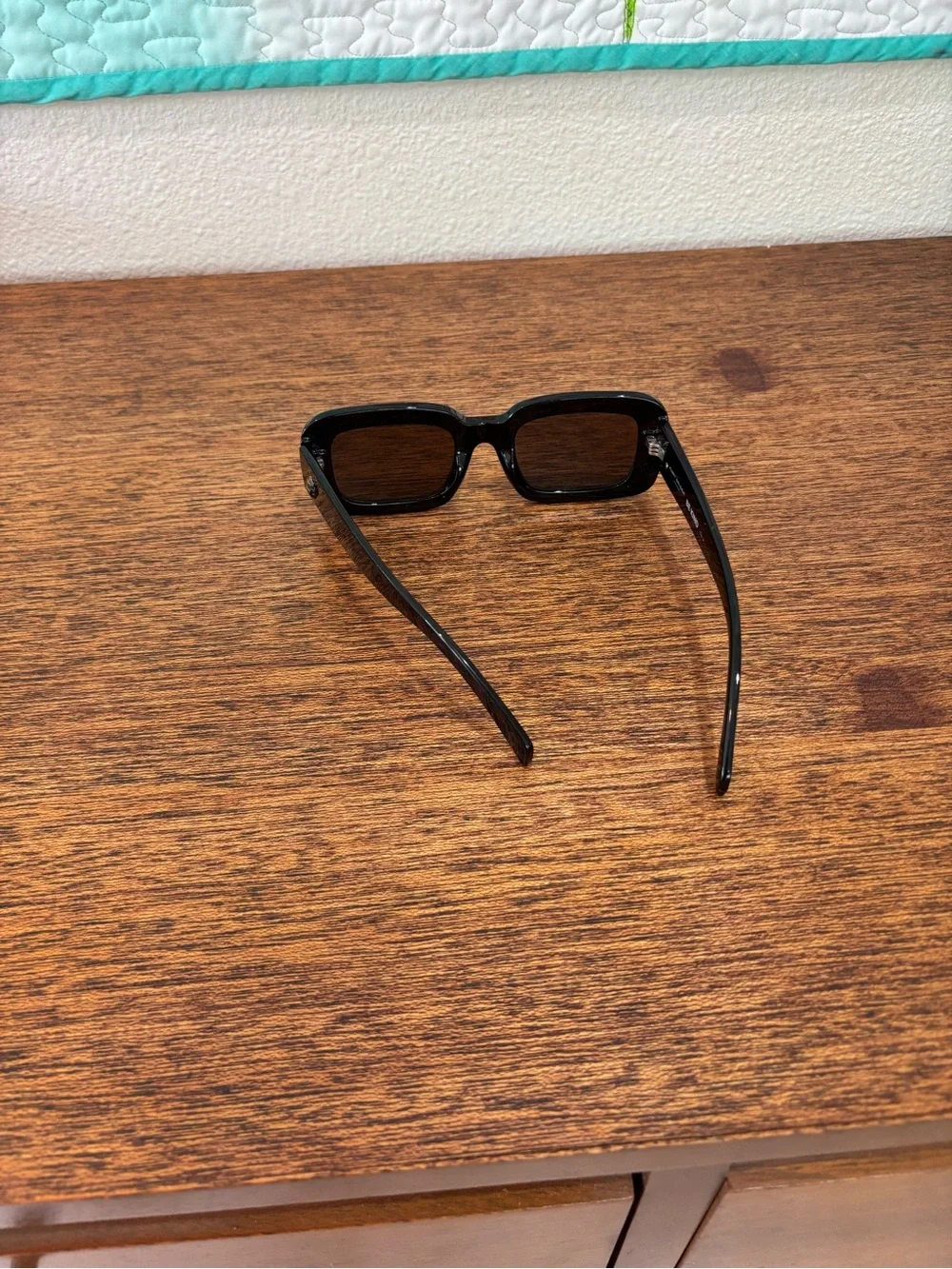 Dark  Tortoise Square Women’s Sunglasses - Classic Style